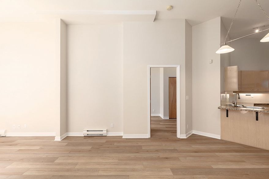 102 2228 Marstrand Avenue