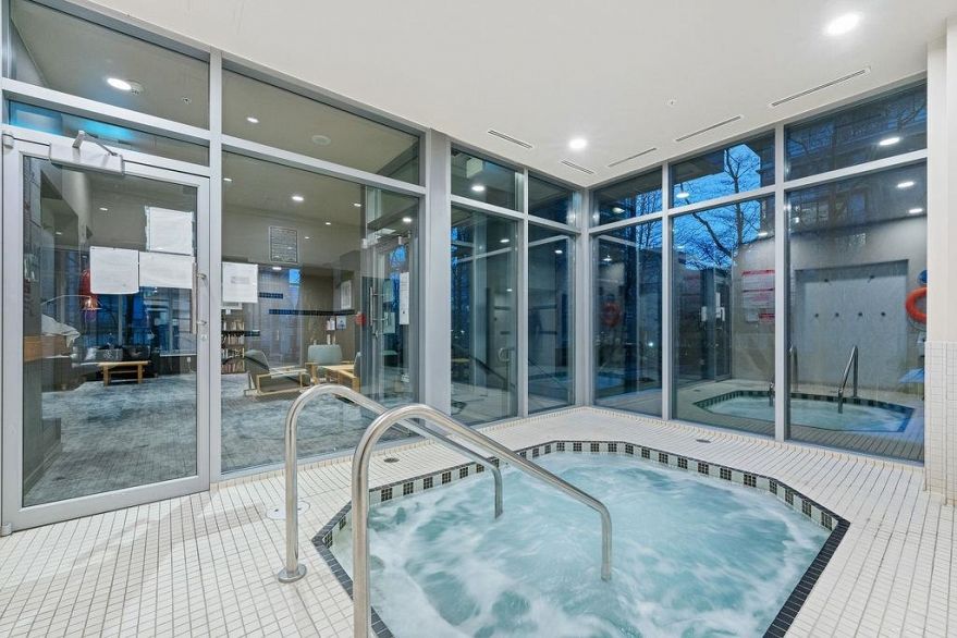 1103 1010 Richards Street