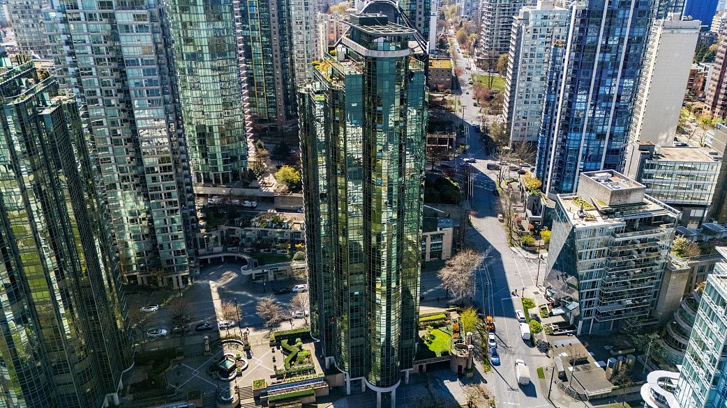 1007 588 Broughton Street