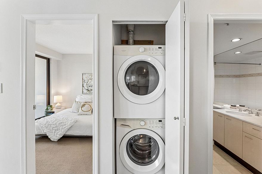 1907 1331 Alberni Street