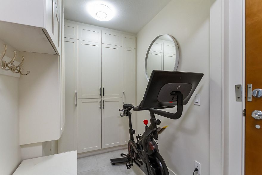 204 1868 W 5th Avenue