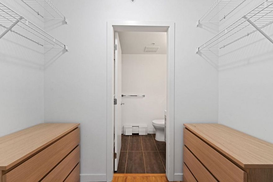 317 289 E 6th Avenue