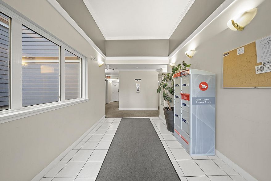 103 2212 Oxford Street