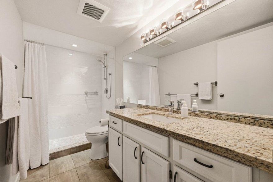 411 1125 Gilford Street