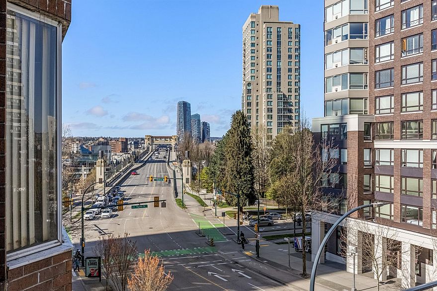 411 1330 Burrard Street