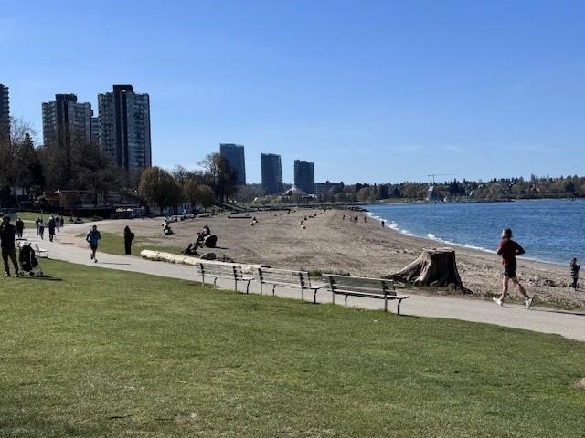 411 1125 Gilford Street