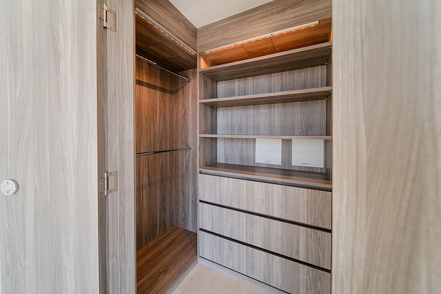 1305 1768 Cook Street