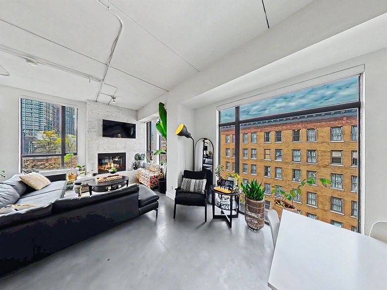 501 28 Powell Street