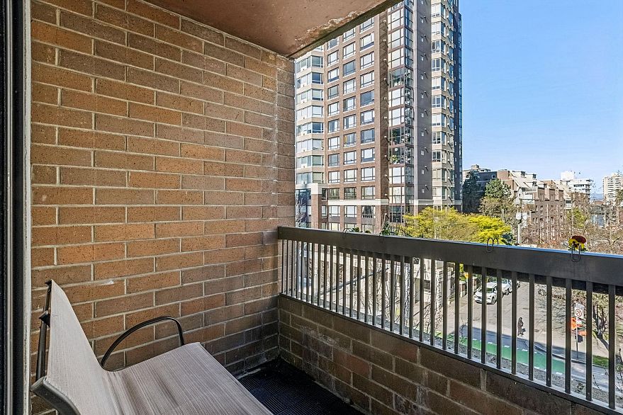 411 1330 Burrard Street