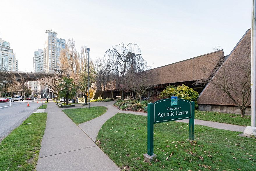 411 1330 Burrard Street