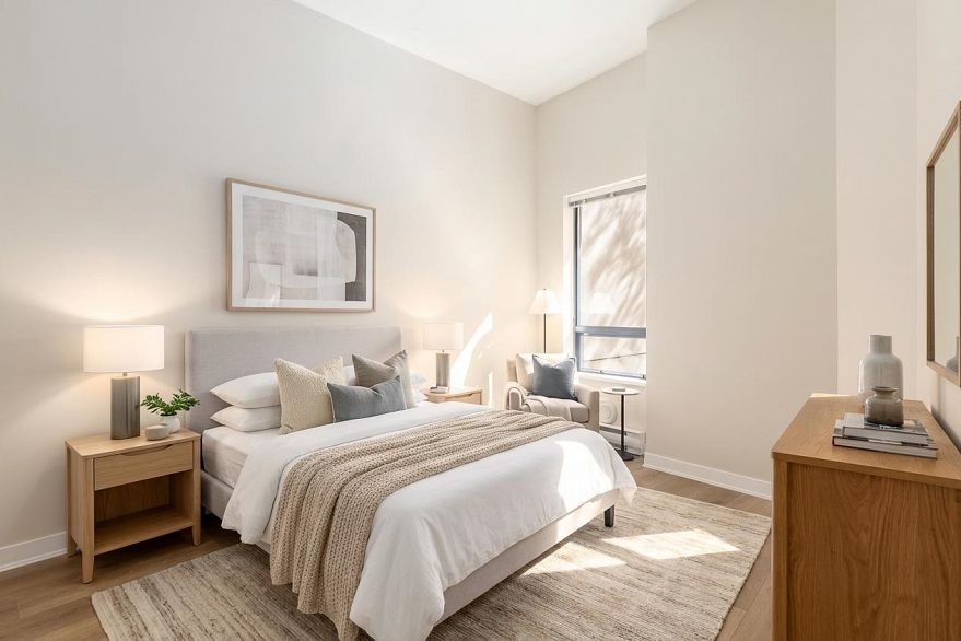 102 2228 Marstrand Avenue