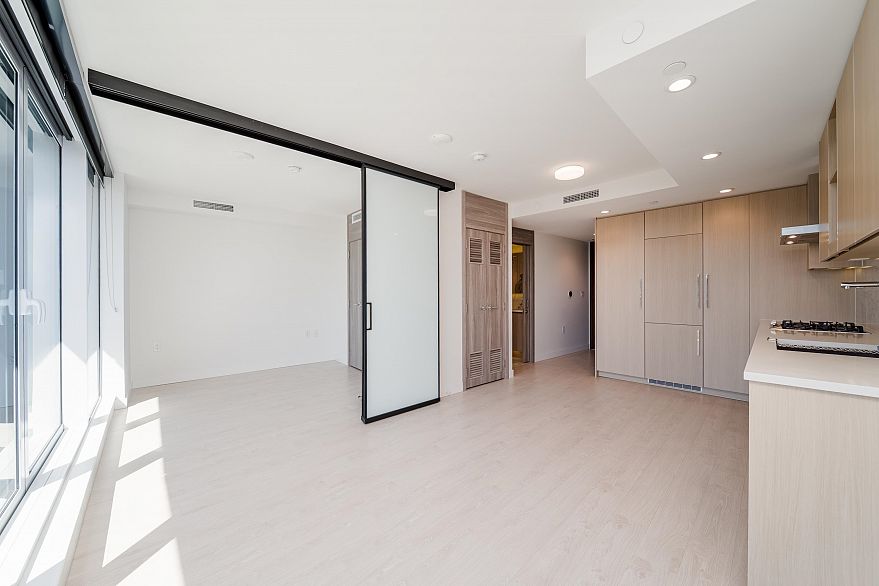 1305 1768 Cook Street