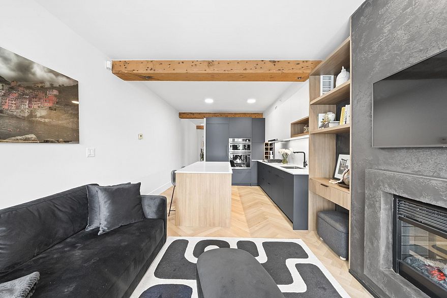 202 1275 Hamilton Street