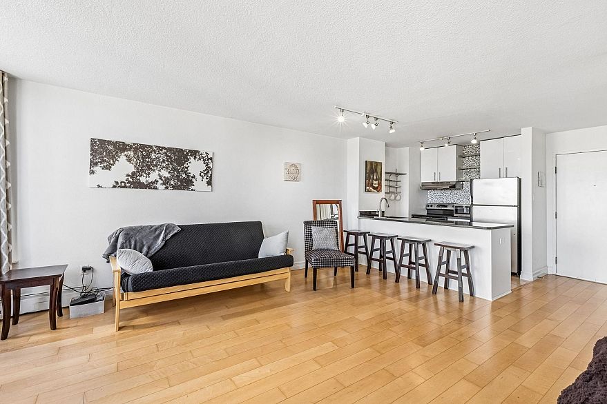 411 1330 Burrard Street