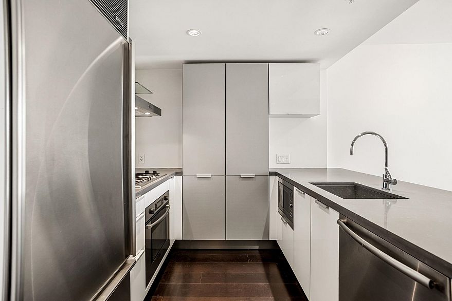 2202 788 Richards Street