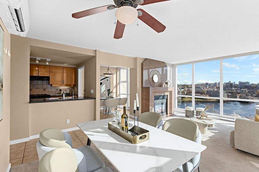 1703 1077 Marinaside Crescent