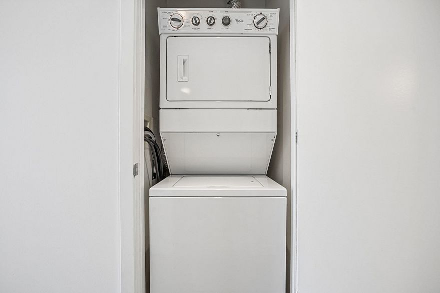 2203 788 Richards Street