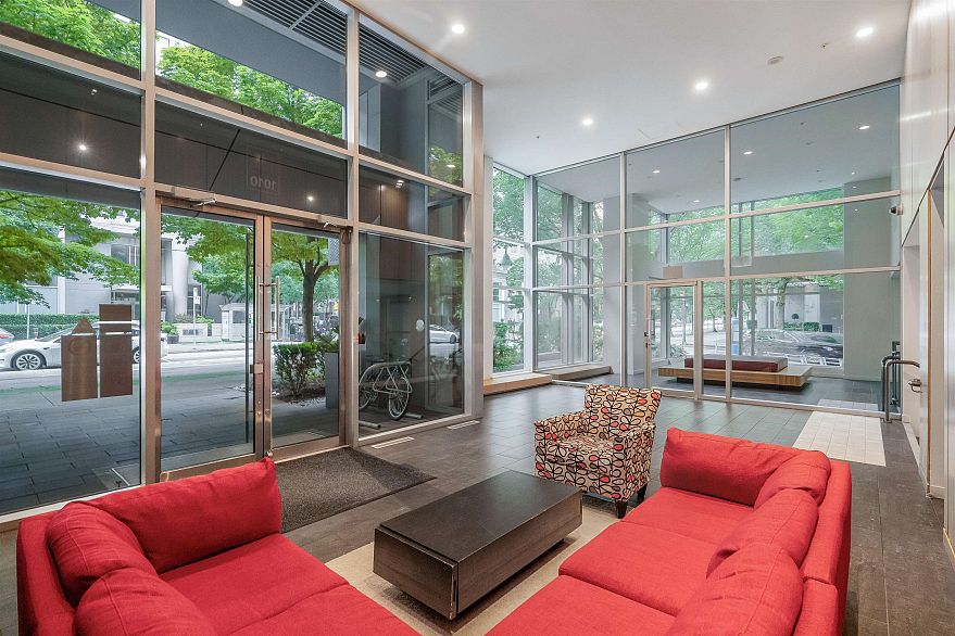 1103 1010 Richards Street