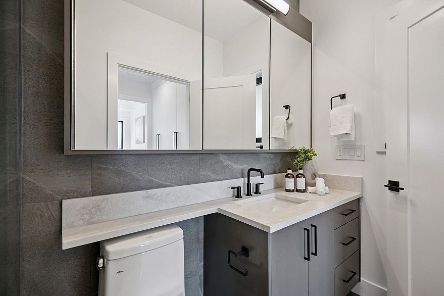 #2 1079 E 14th Avenue