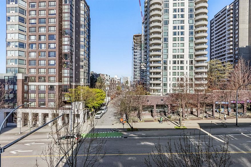 411 1330 Burrard Street