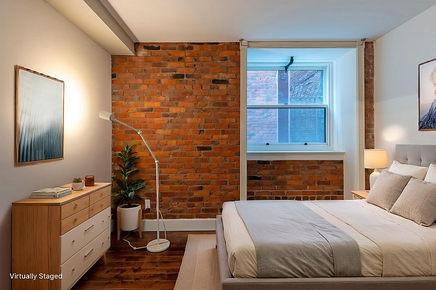 205 233 Abbott Street