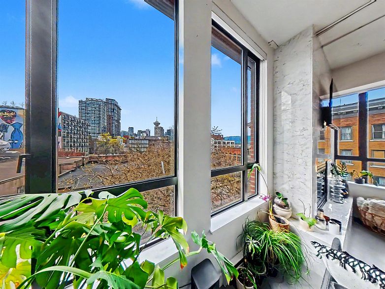 501 28 Powell Street