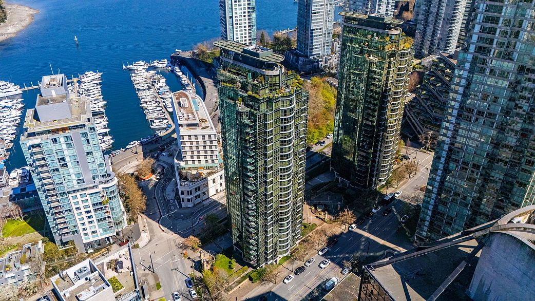 1007 588 Broughton Street