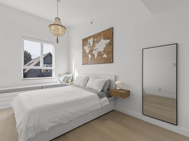 1065 E Pender Street