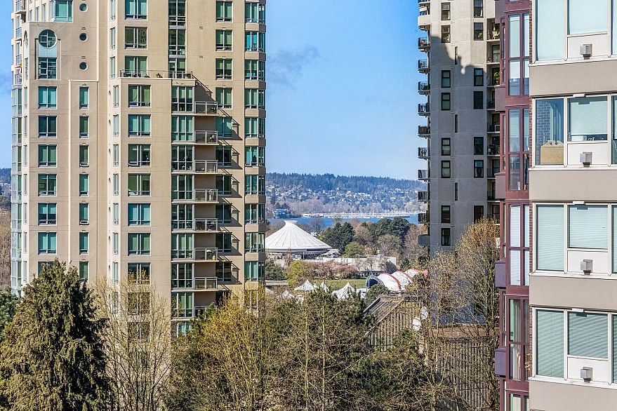 411 1330 Burrard Street