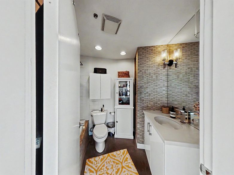 501 28 Powell Street