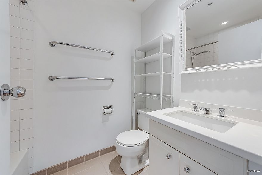 206 1978 Vine Street