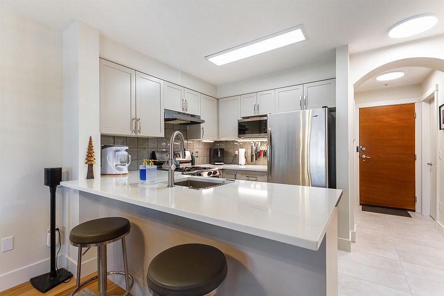 204 1868 W 5th Avenue