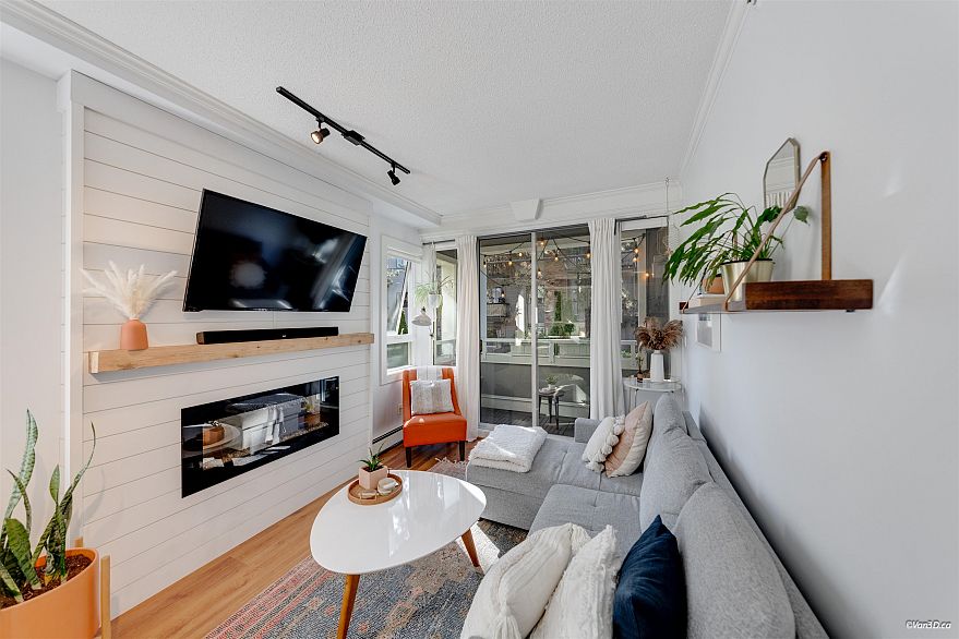 202 2036 York Avenue