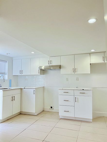 3708 Dumfries Street