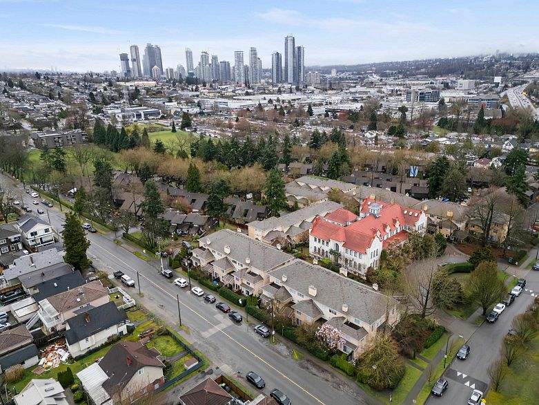 15 3428 Adanac Street