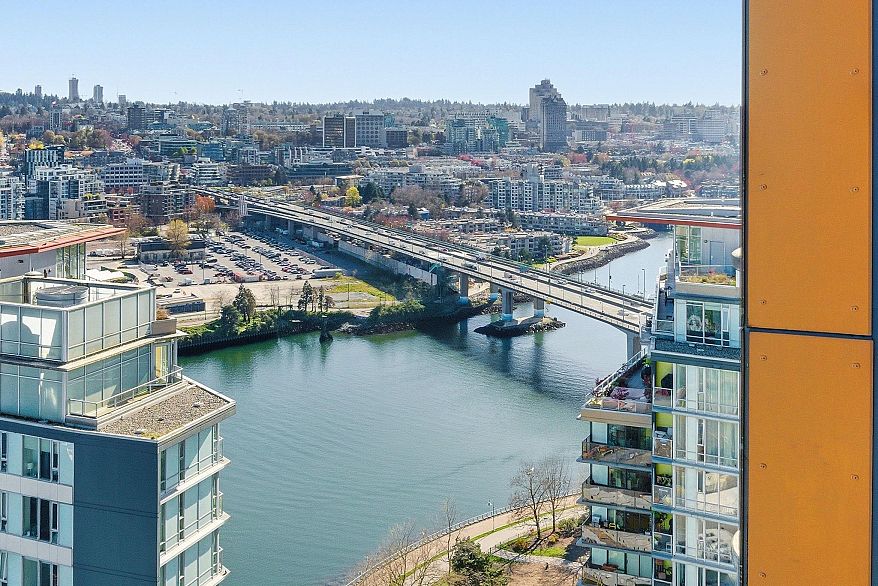 3302 33 Smithe Street