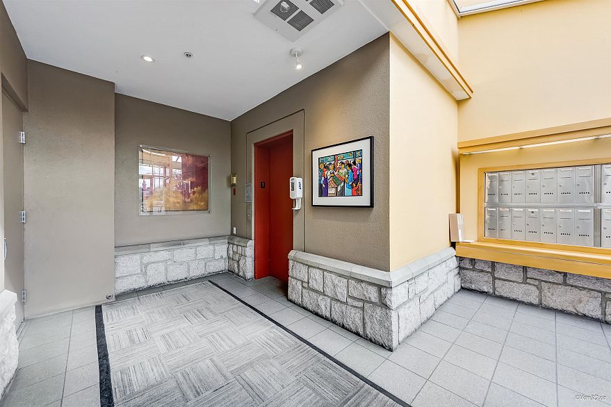 206 1978 Vine Street