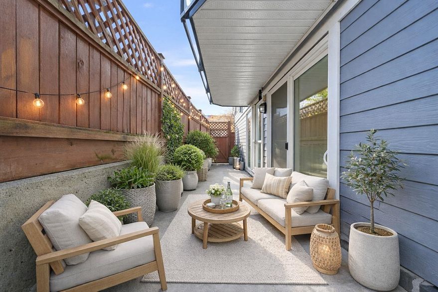 103 2212 Oxford Street