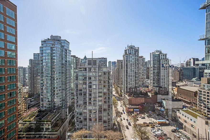 2203 788 Richards Street