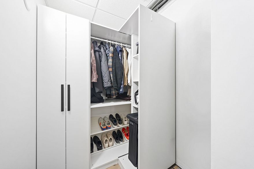 202 1275 Hamilton Street