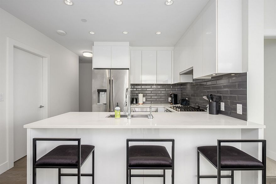 1601 8533 River District Crossing