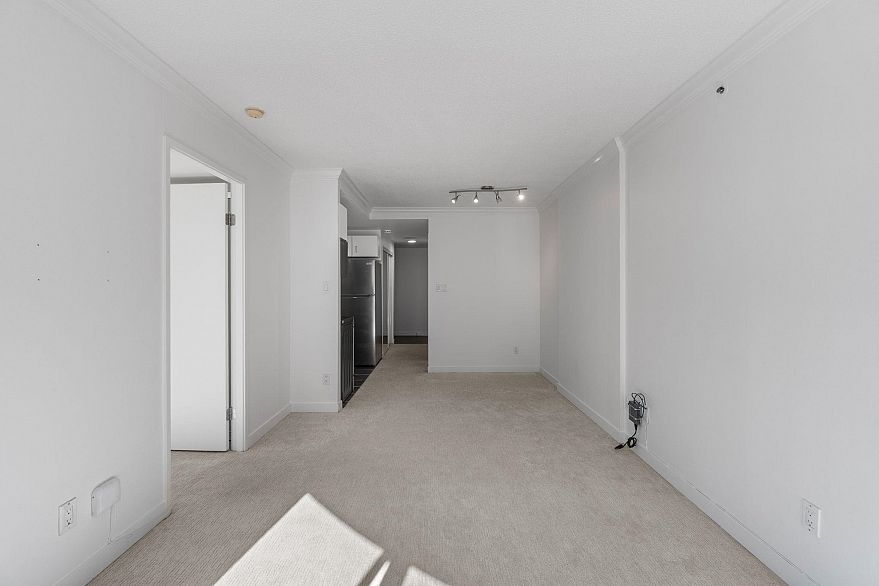 1007 588 Broughton Street