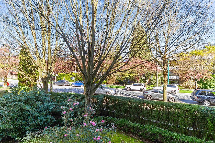 204 1868 W 5th Avenue