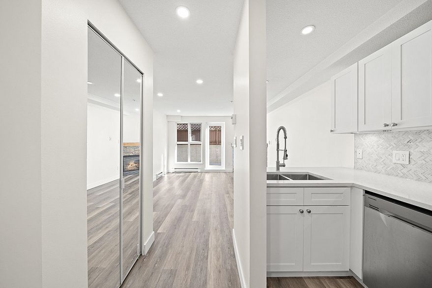 103 2212 Oxford Street