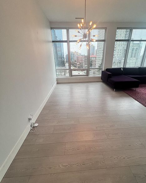 607 989 Nelson Street