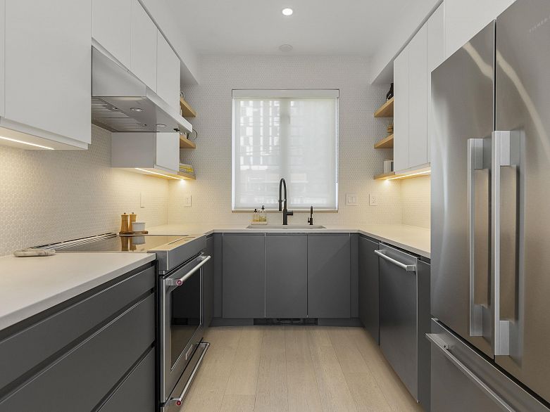 1065 E Pender Street