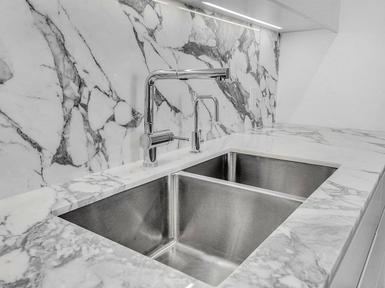 307 3668 W 10th Avenue