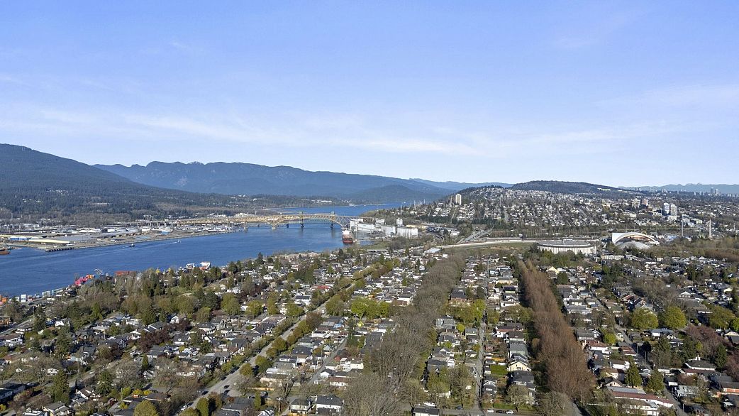 103 2212 Oxford Street