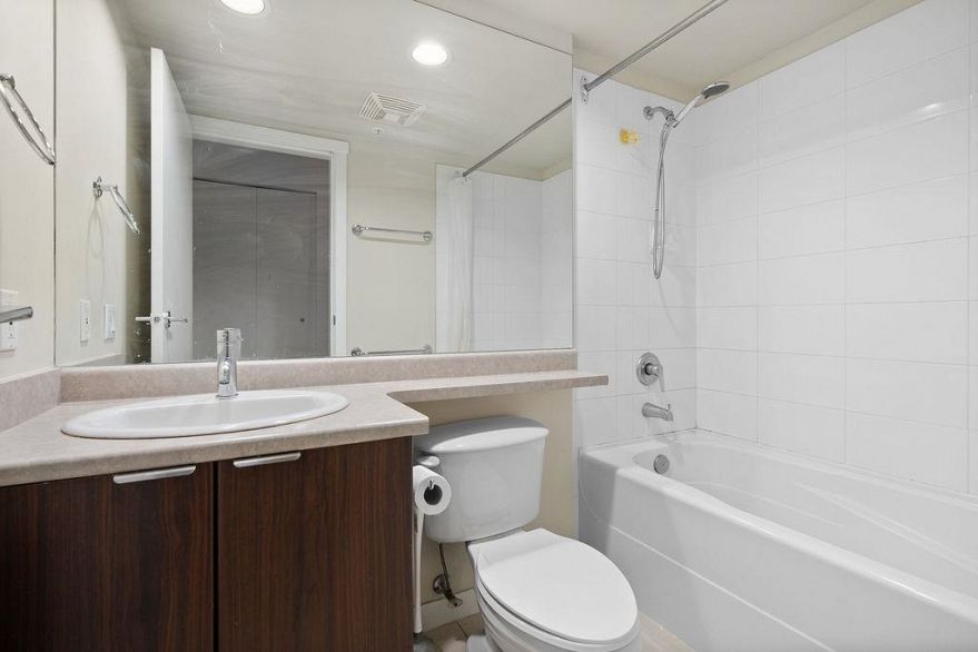 1103 1010 Richards Street