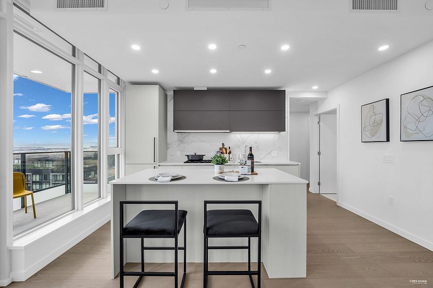 705 8415 Granville Street